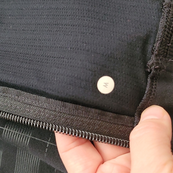 Lululemon men's full zip black jacket Size M - Picture 10 of 16
